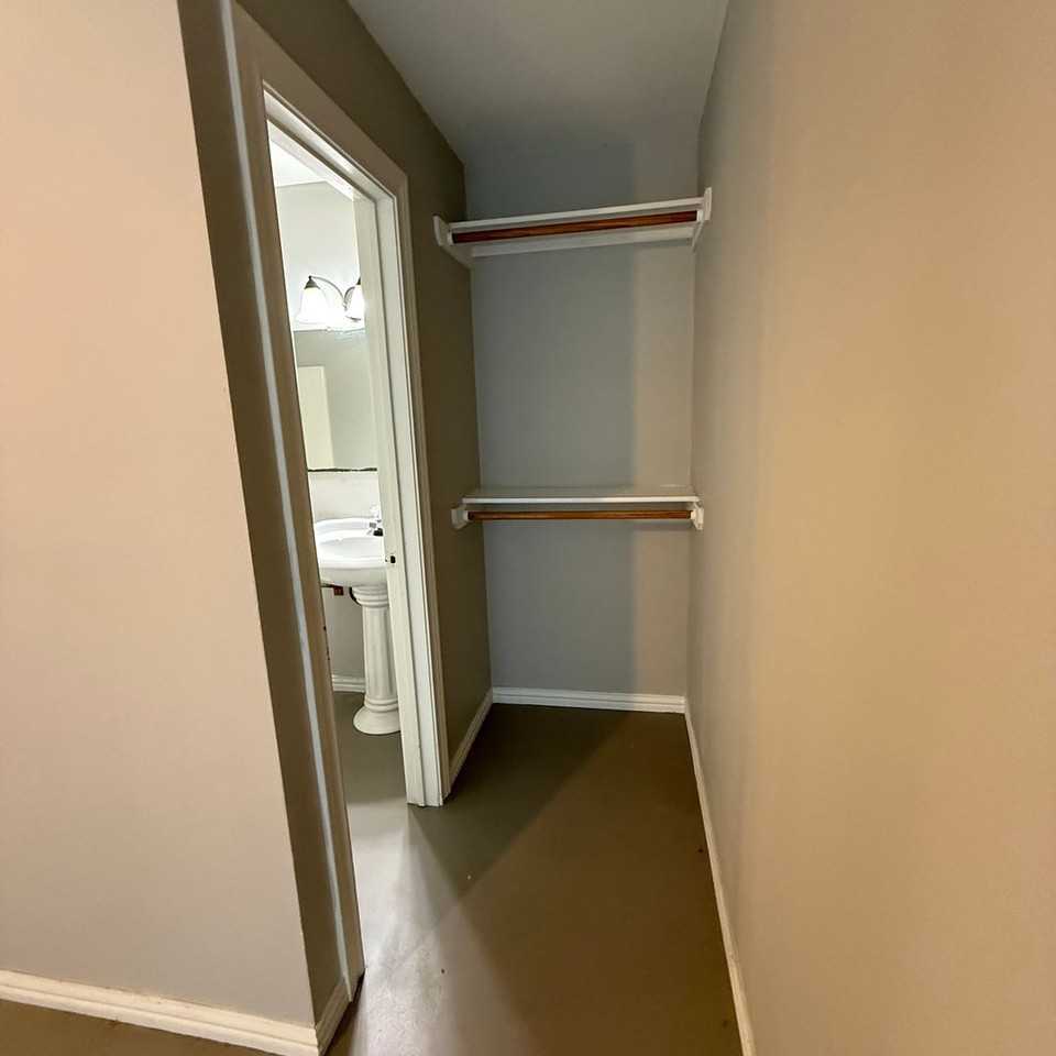 137 New Dallas Hwy - Photo 3 of 4