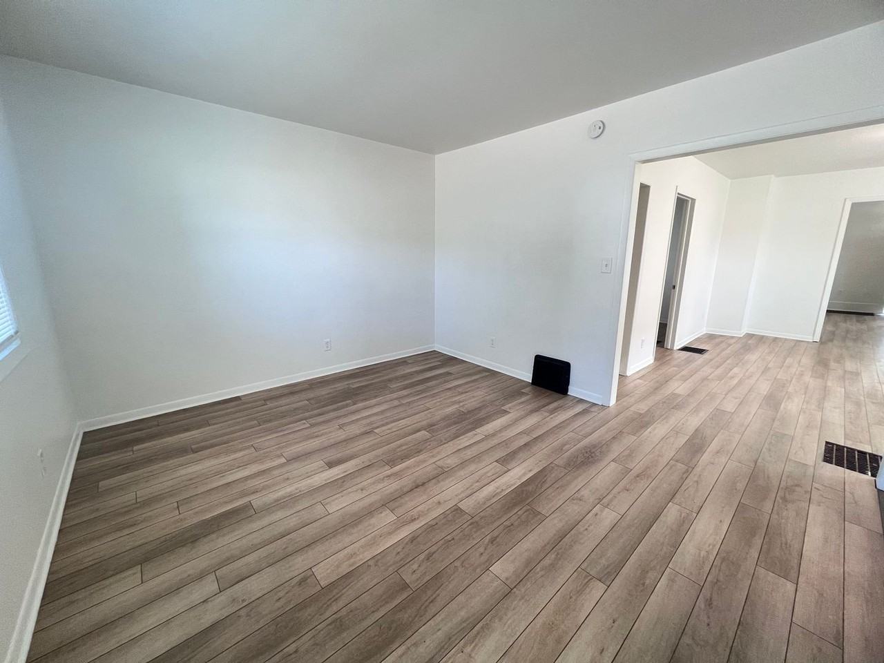 534 Eastern Ave Ne - Photo 7 of 21