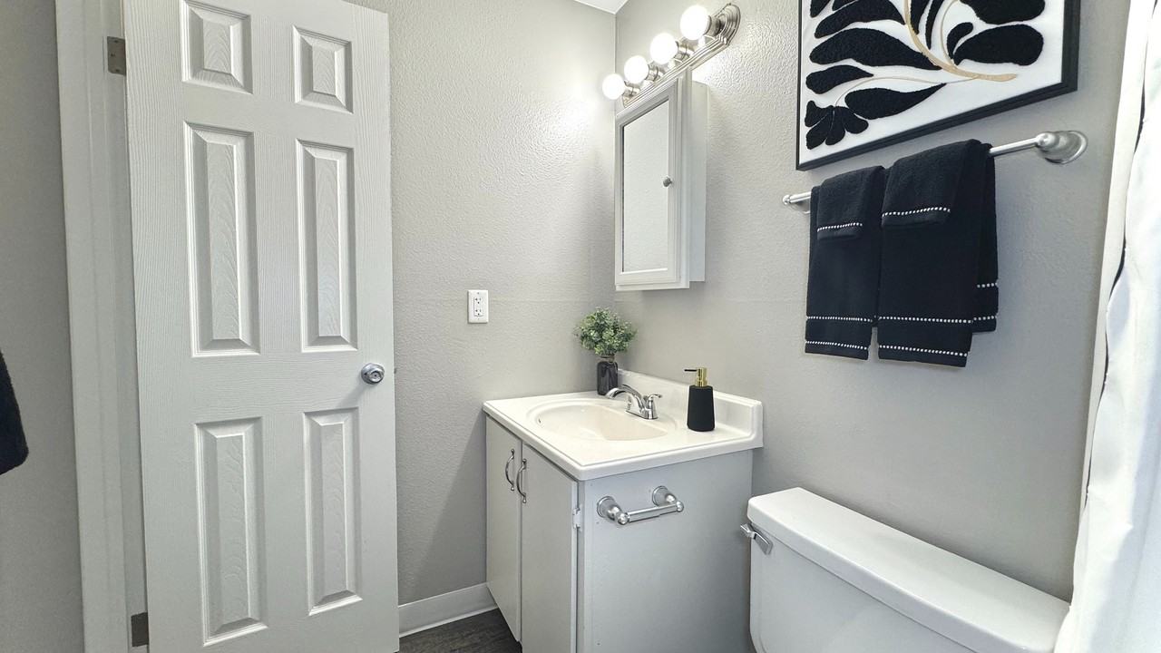 Glen Ridge Apartments - Photo 5 of 27