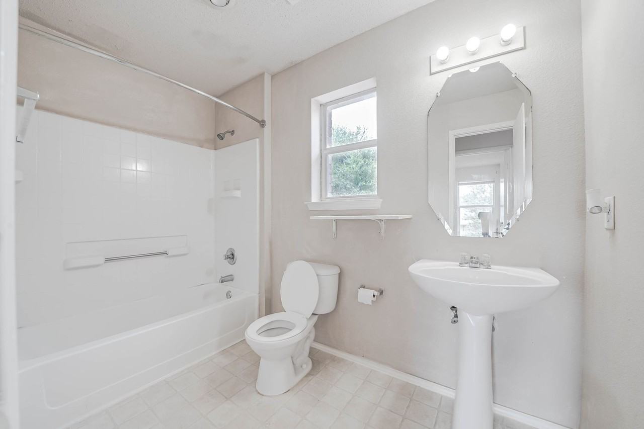 7012 Sorcey Rd - Photo 2 of 9