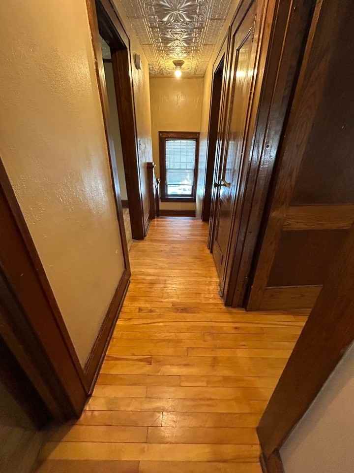 312 E Main St - Photo 3 of 20