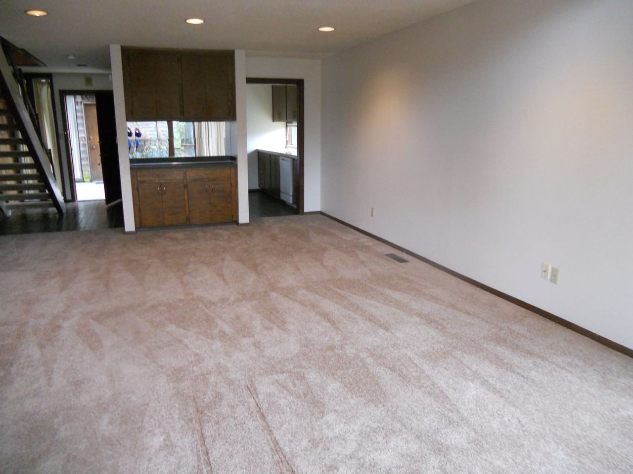 1304 63rd Street Southeast - Photo 4 of 10