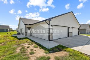 featured image of 5146 N Honeylocust St