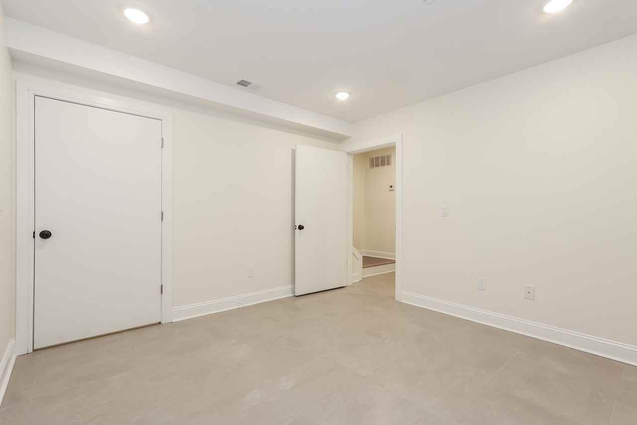 2009 N 22nd St #3 - Photo 7 of 17