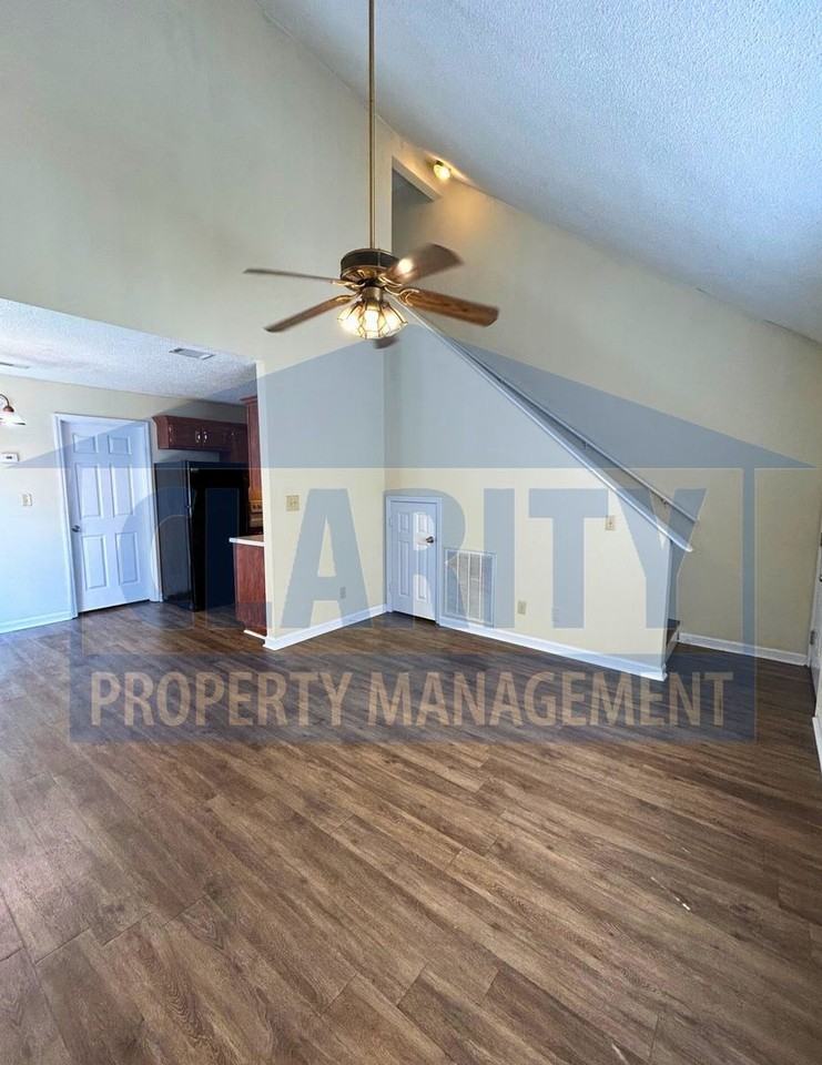 3413 Peerless Rd - Photo 3 of 22