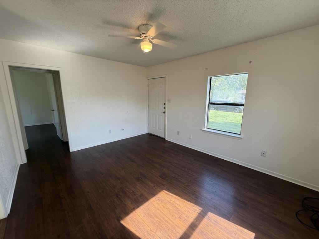 106 E Washington Ave - Photo 6 of 20