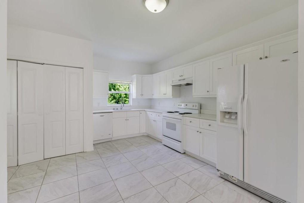 5612 Rose Garden Rd Apt 103 - Photo 4 of 33