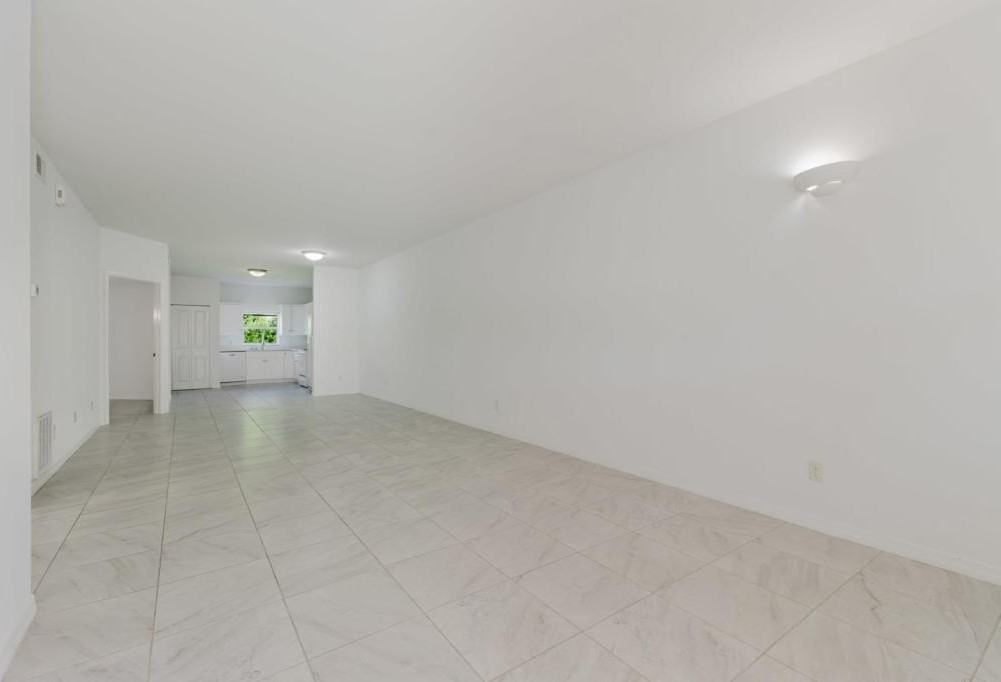 5612 Rose Garden Rd Apt 103 - Photo 7 of 33