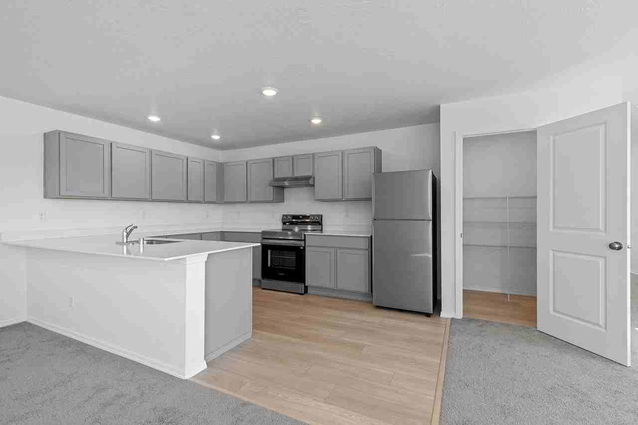 1394 N Wilhelm Way - Photo 5 of 23