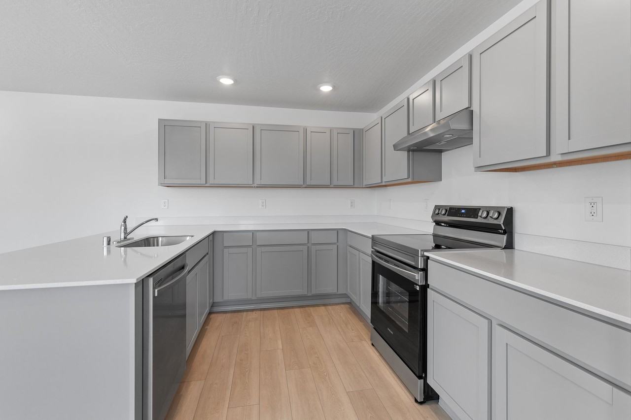 1394 N Wilhelm Way - Photo 6 of 23