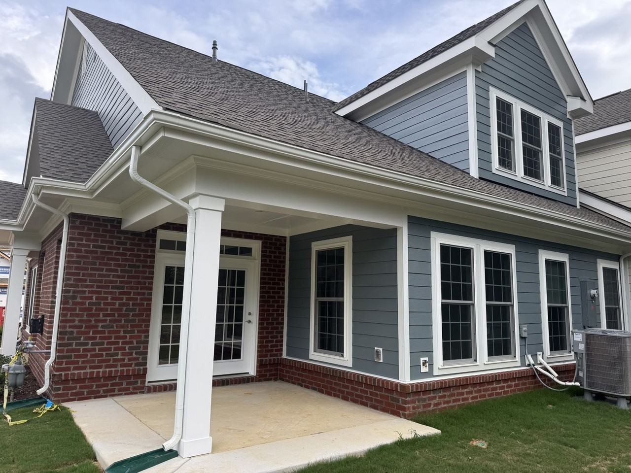 1228 Treviso Bay - Photo 2 of 33