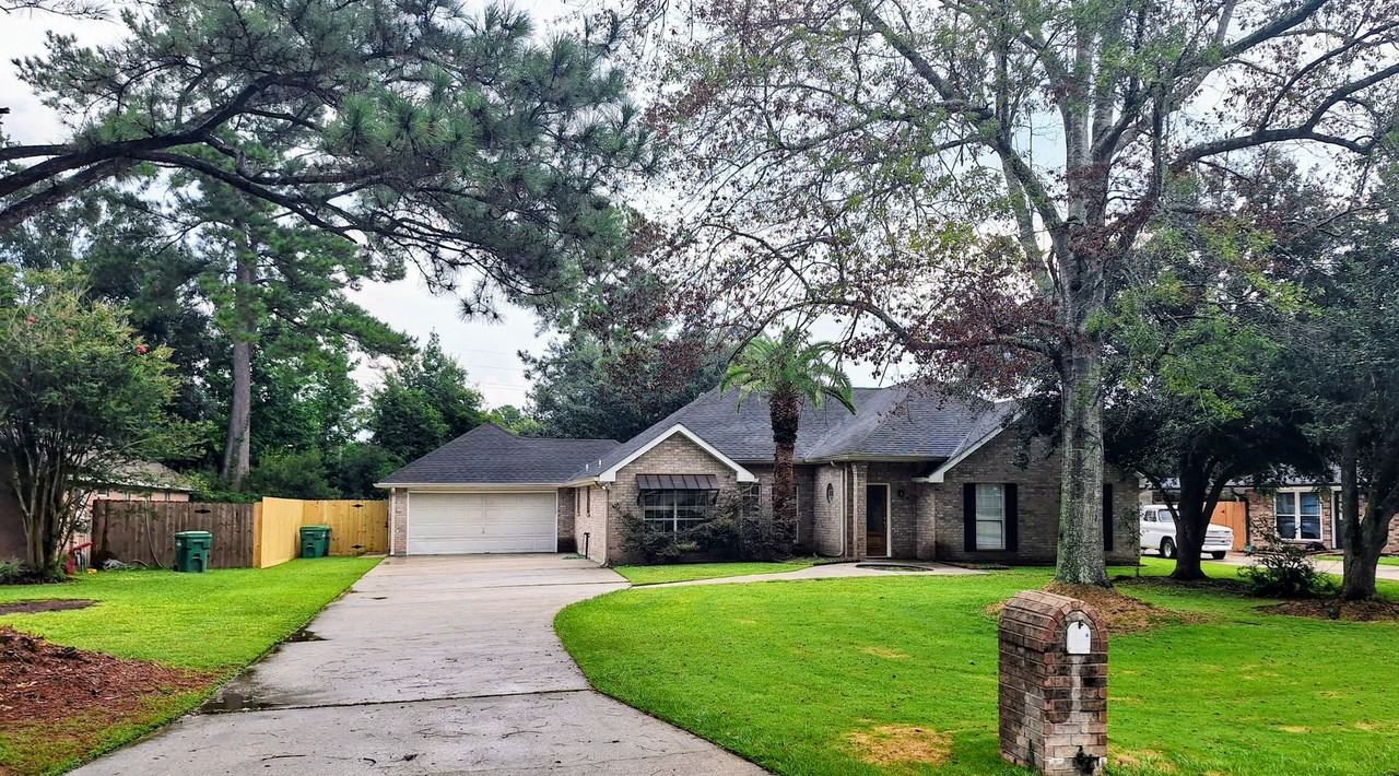 1410 Lake Village Blvd - Photo 2 of 32