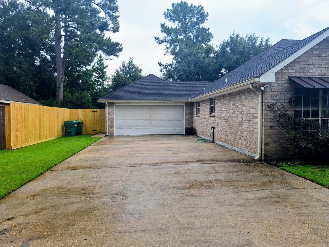 1410 Lake Village Blvd - Photo 3 of 32