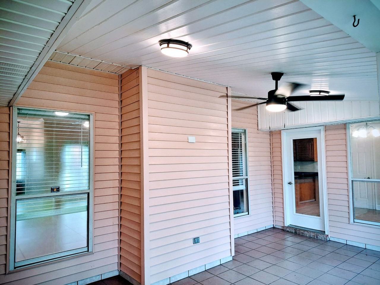 1410 Lake Village Blvd - Photo 5 of 32