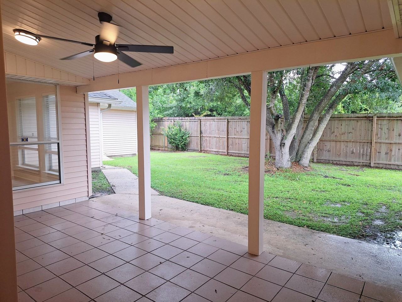 1410 Lake Village Blvd - Photo 7 of 32