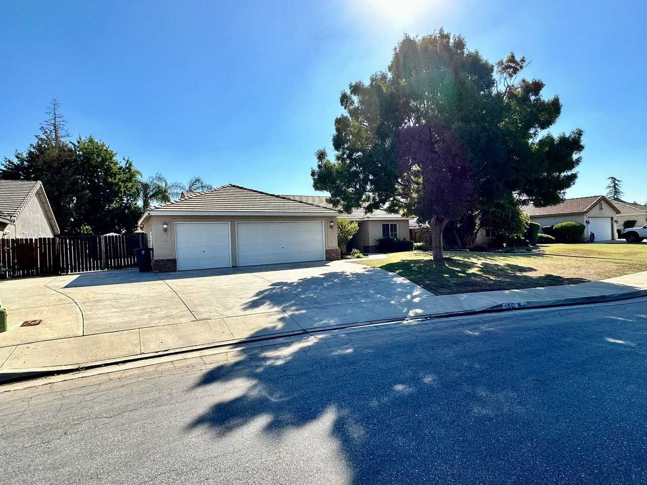 5610 Charleville Ln - Photo 3 of 28