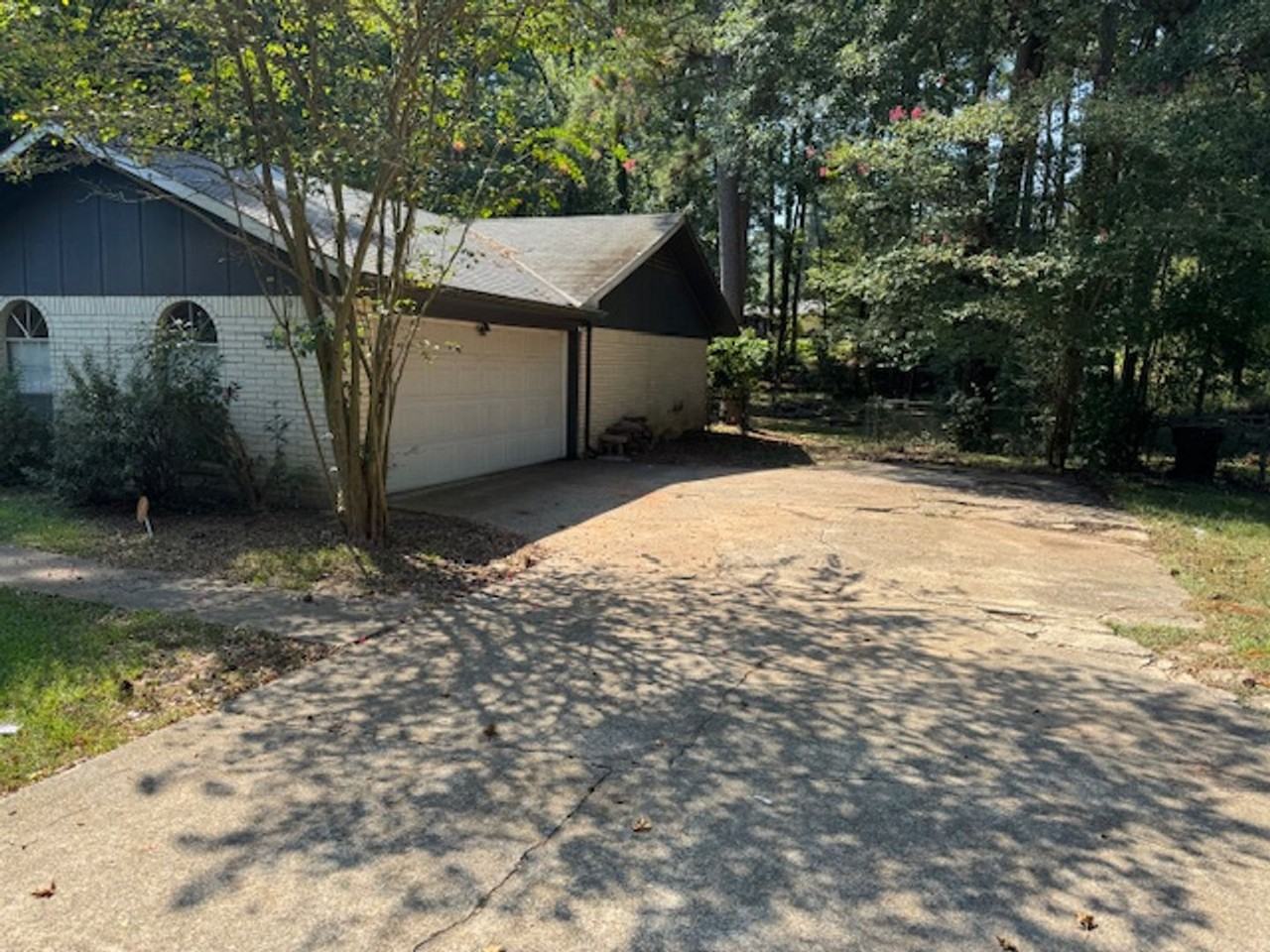 610 Pine Cone Dr - Photo 2 of 12