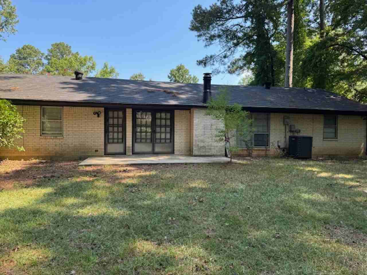 610 Pine Cone Dr - Photo 3 of 12