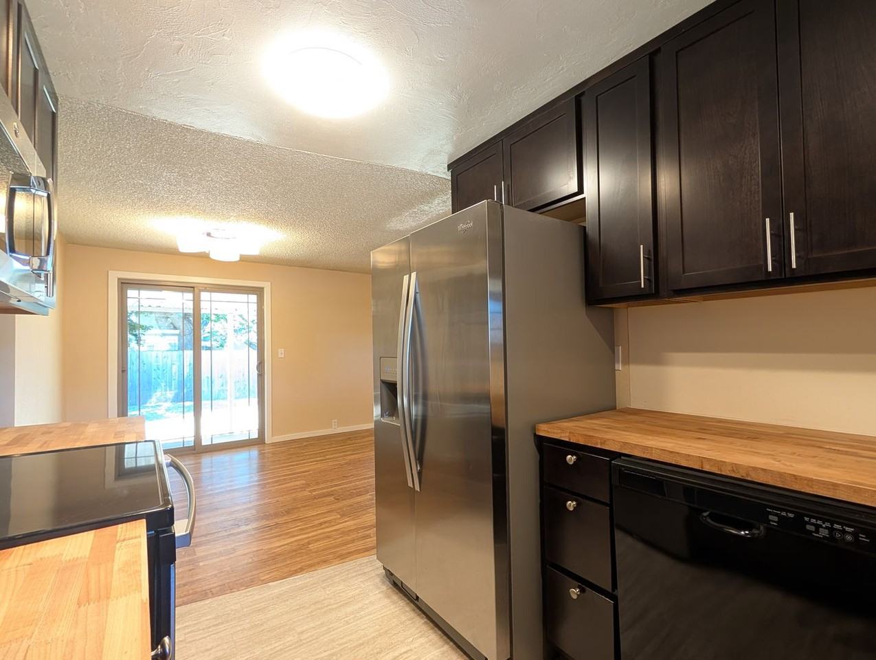 2145 Laurelhurst Dr - Photo 7 of 23