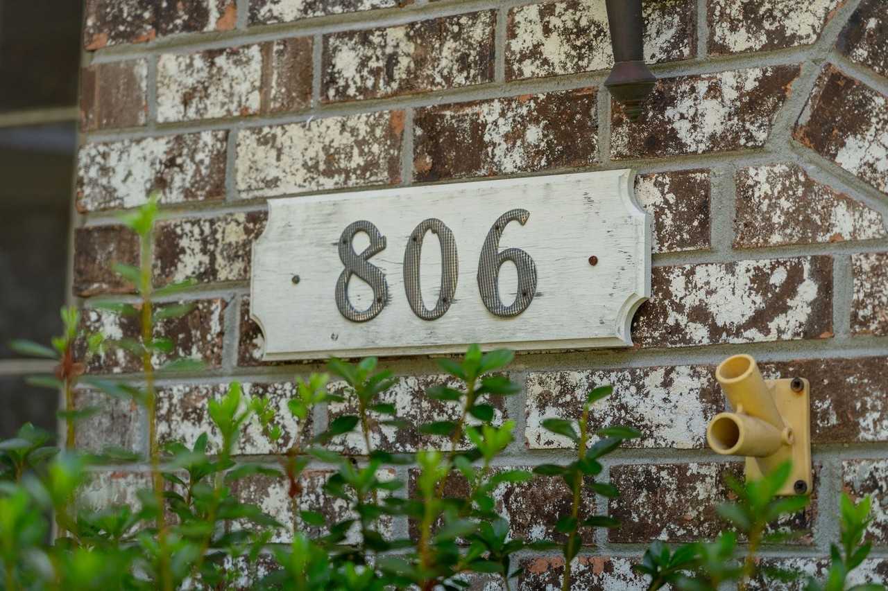 806 Abcaw Way - Photo 2 of 47