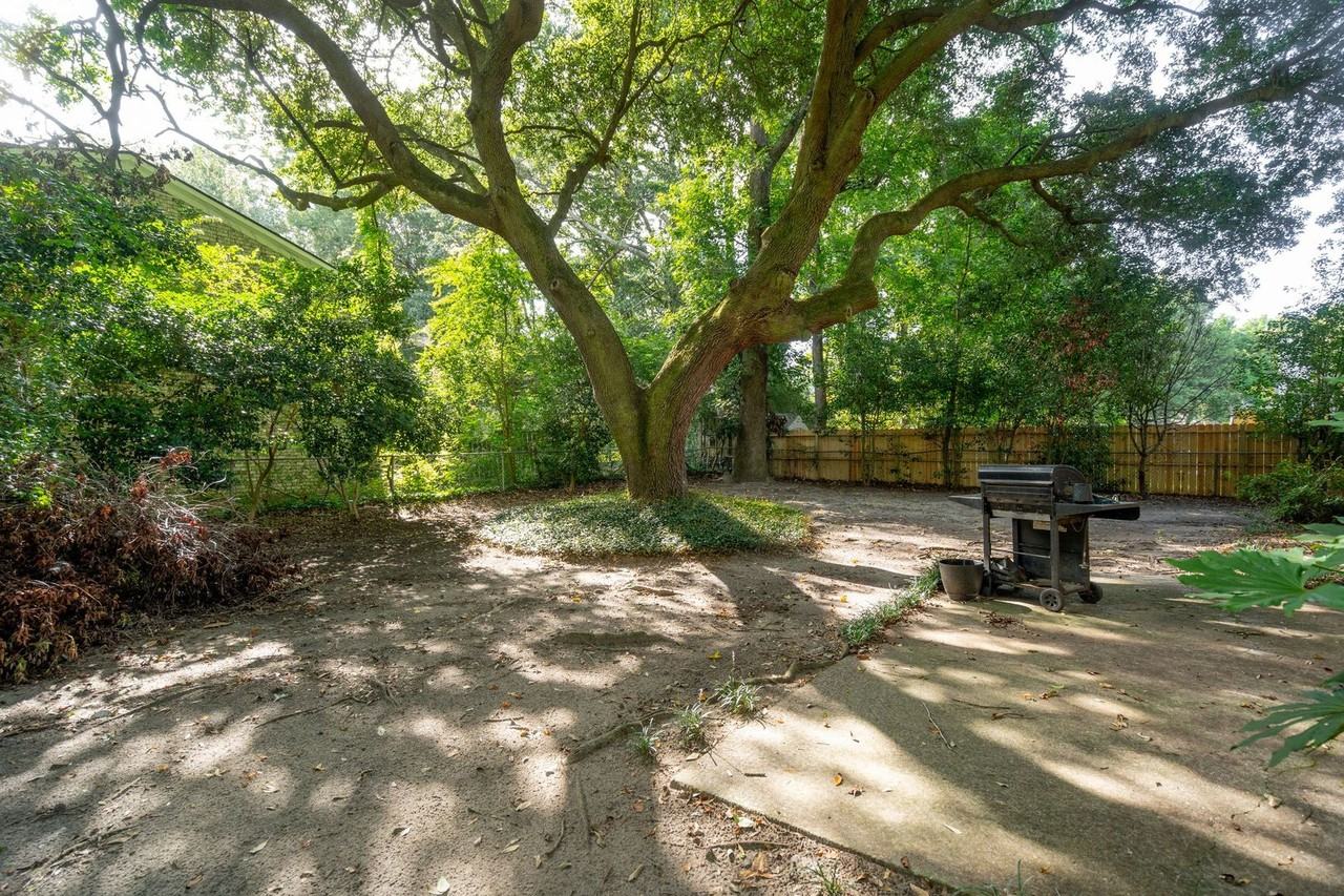 806 Abcaw Way - Photo 3 of 47