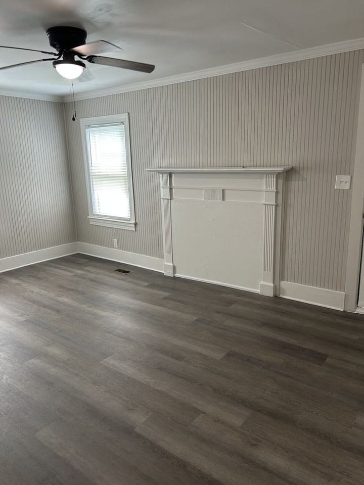 2437 N Patterson Ave - Photo 3 of 8