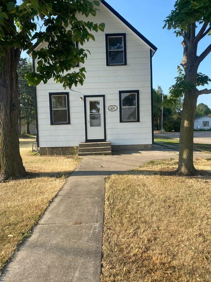 24 E Birch St - Photo 3 of 16