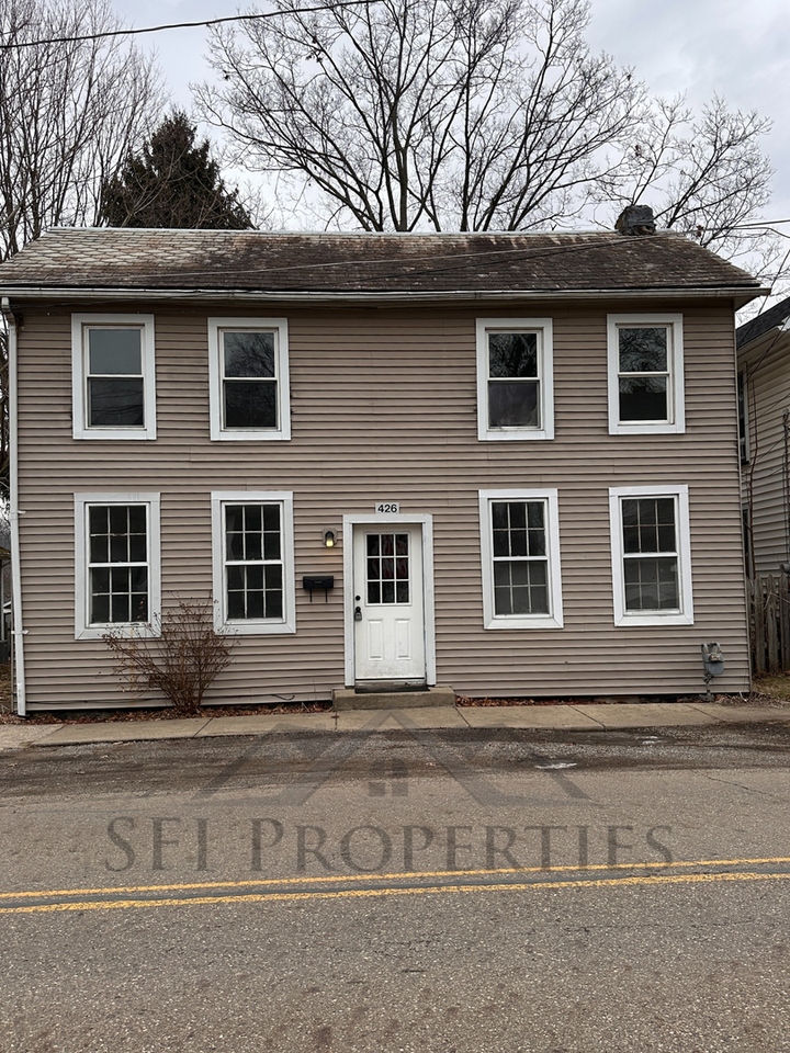 426 N Jefferson St - Photo 2 of 14