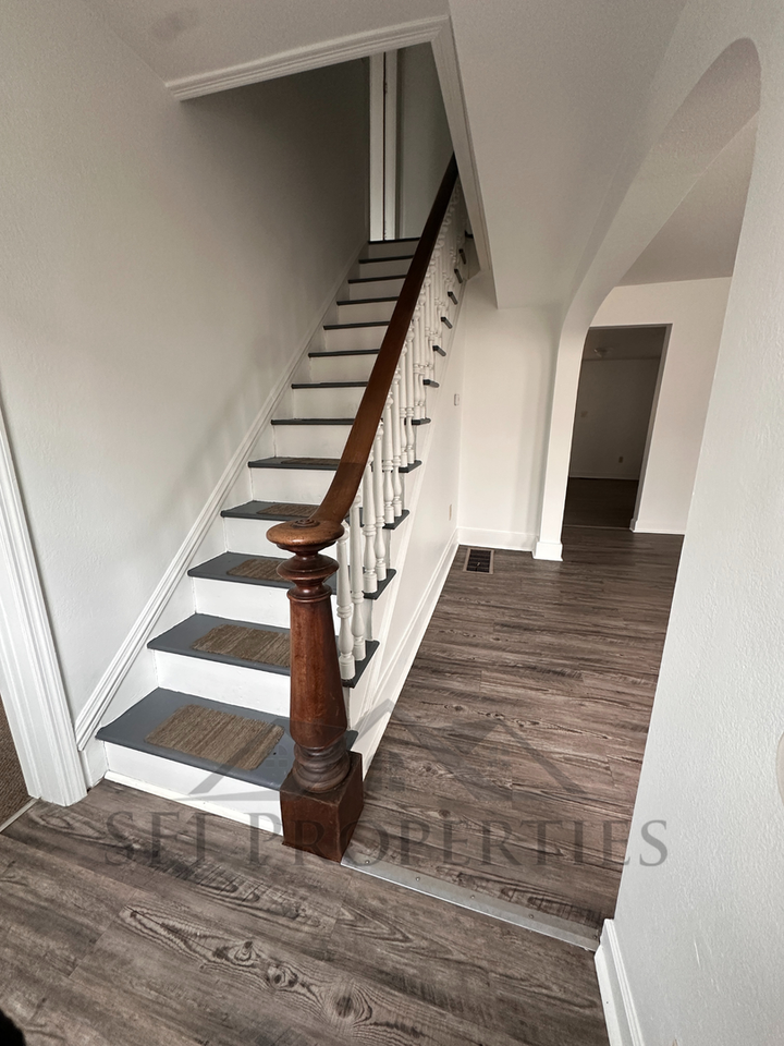 426 N Jefferson St - Photo 3 of 14