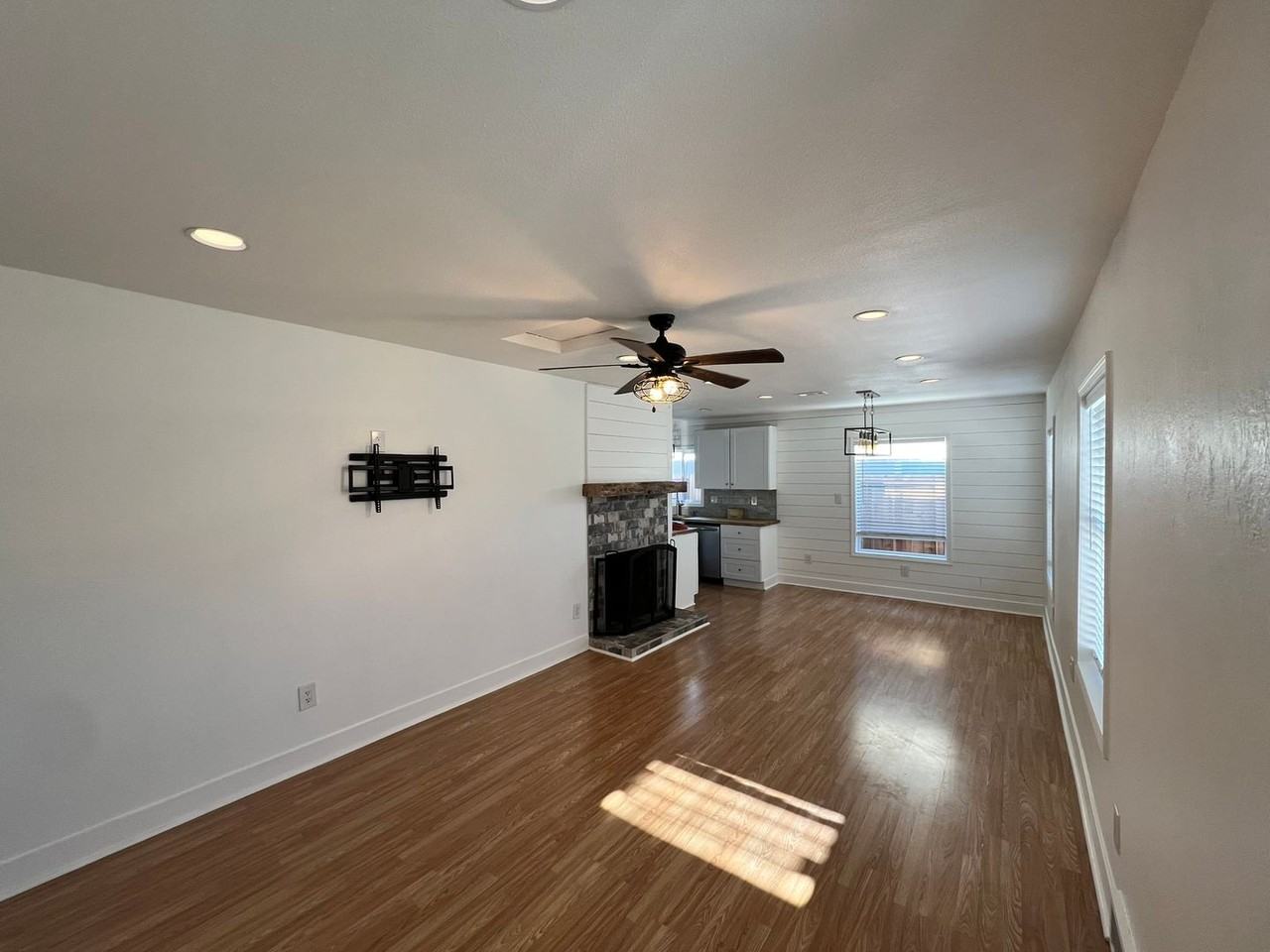 1379 Westfield Ave - Photo 2 of 23
