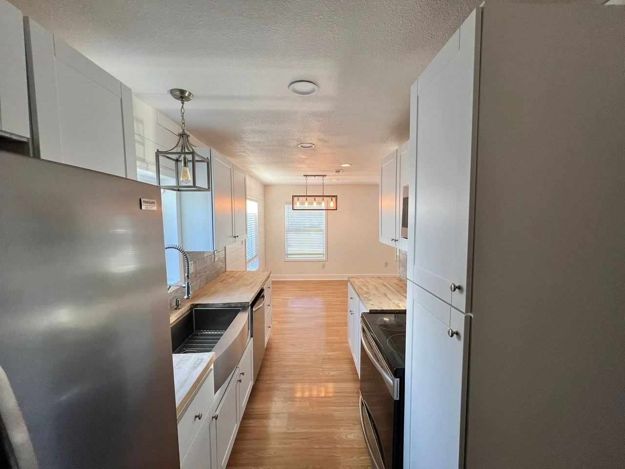 1379 Westfield Ave - Photo 4 of 23