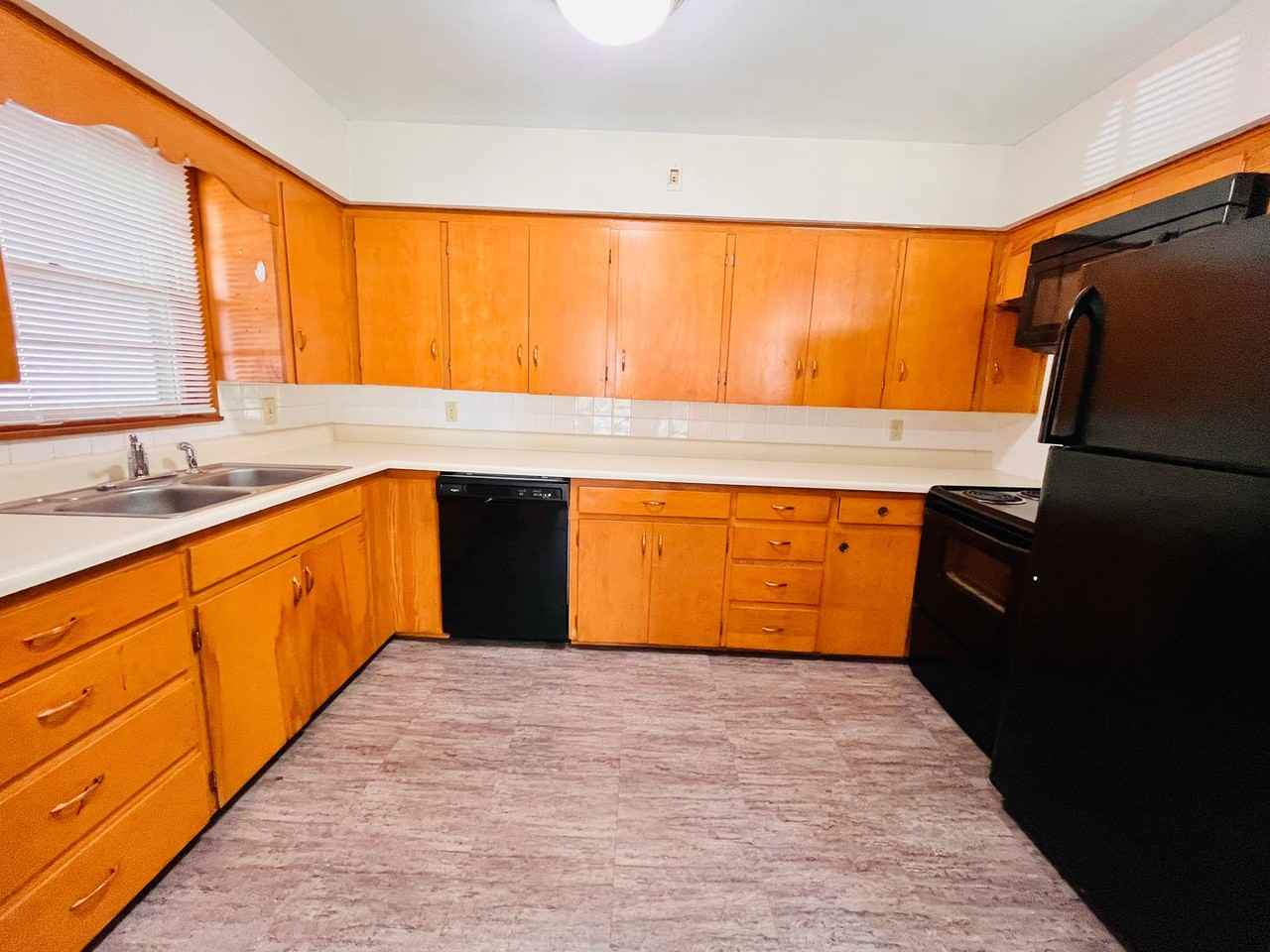 934 E Delmar St - Photo 3 of 23