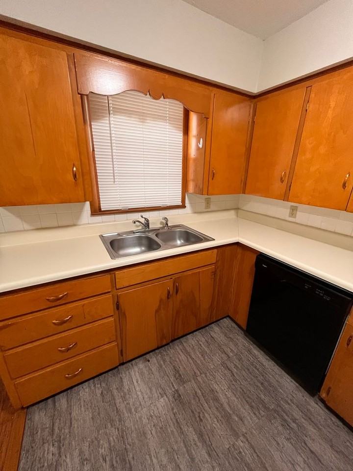 934 E Delmar St - Photo 4 of 23