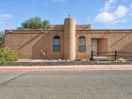 featured image of 7901 Cockatoo Ln Ne