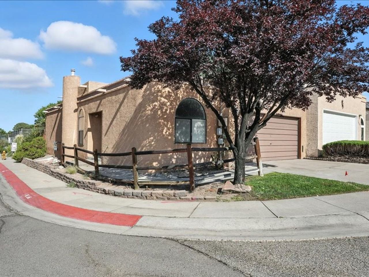 7901 Cockatoo Ln Ne - Photo 2 of 26