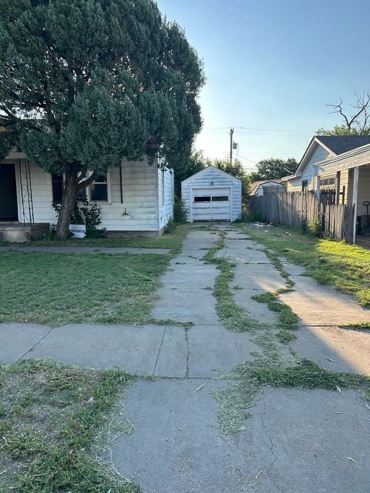 1612 Coffee Street - Photo 6 of 22