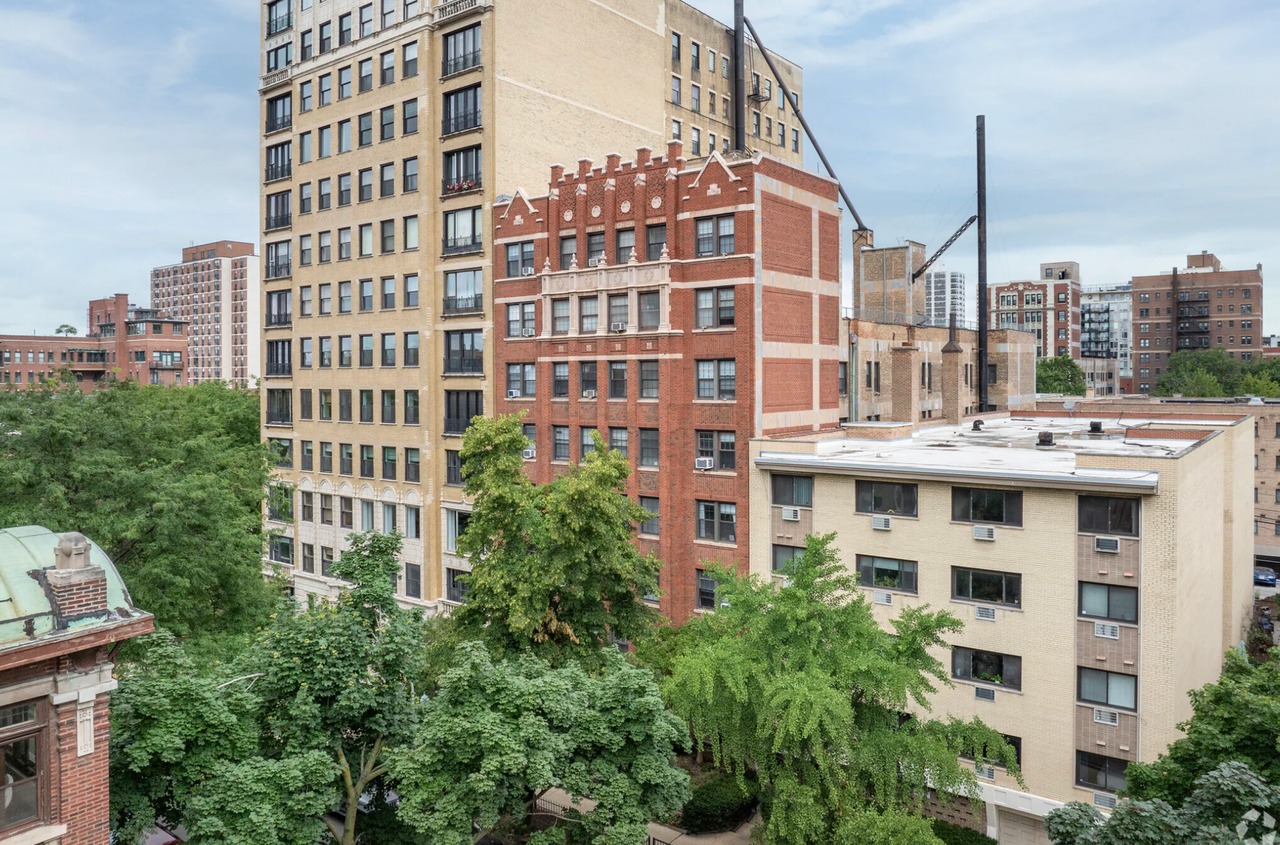 434 Wellington Apartments LLC - Photo 7 of 46