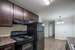 Pineview Pointe Apartments - Photo 1 of 1