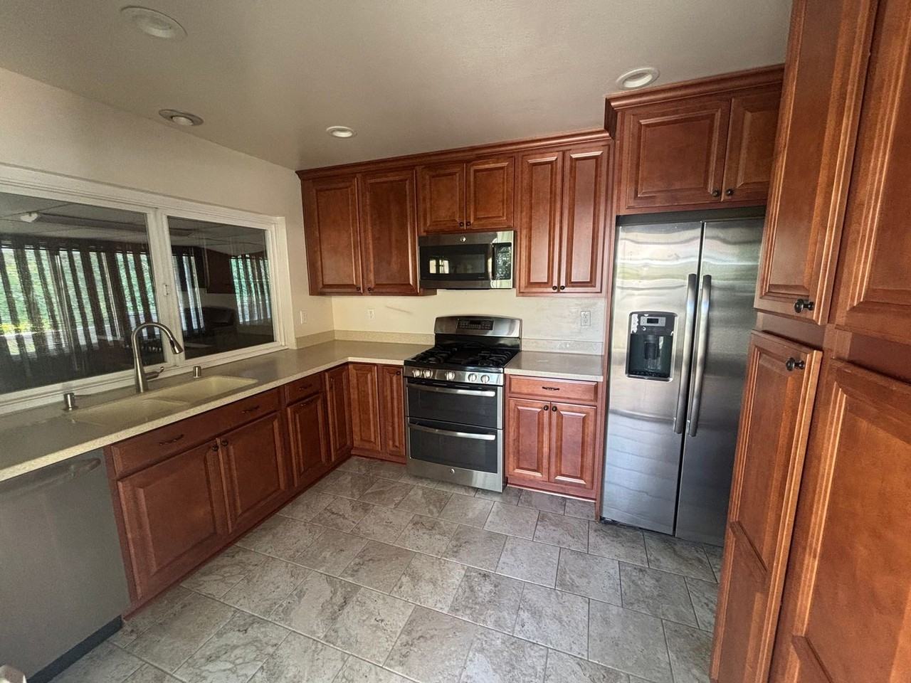 19840 Avenue Of The Oaks - Photo 2 of 11