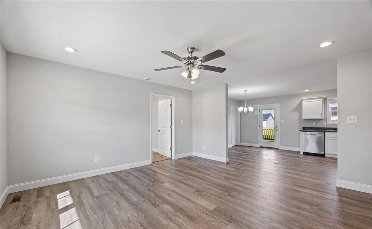 528 Deluth Ct - Photo 2 of 7