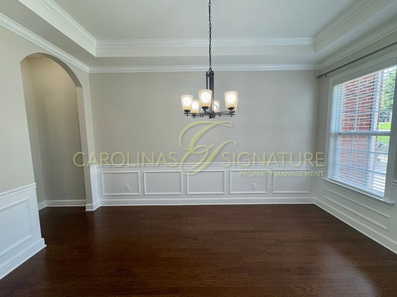 960 Forbes Rd - Photo 2 of 48