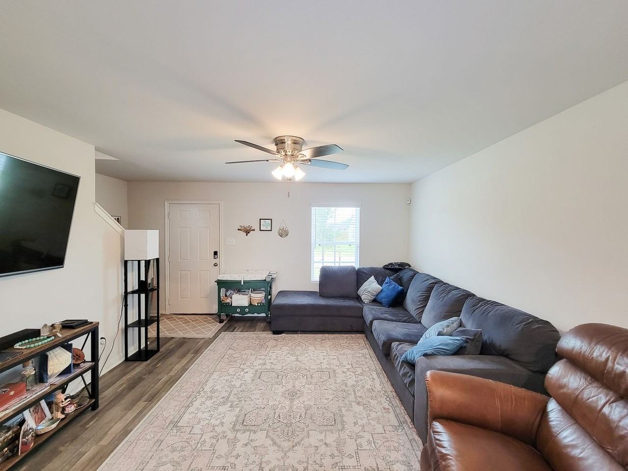 111 Avalon Dr - Photo 3 of 31