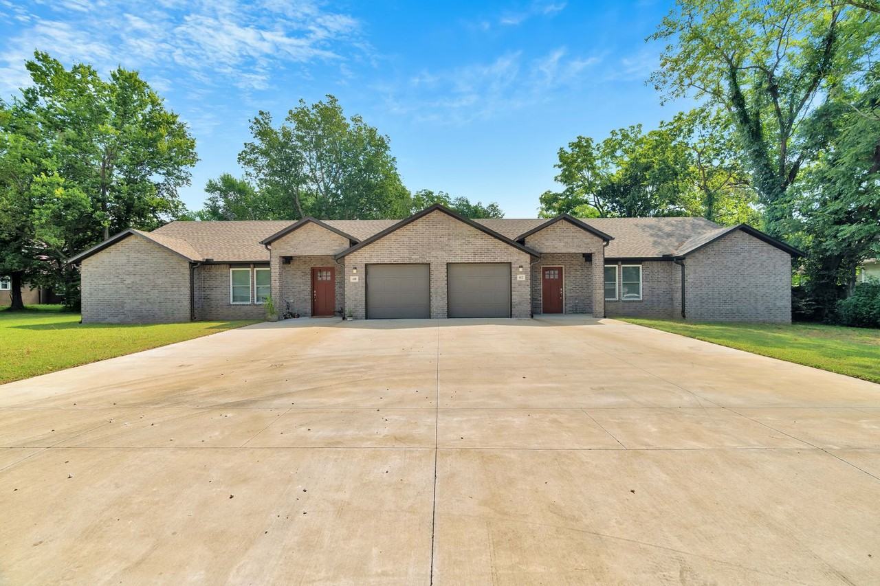 412 S Byers Ave - Photo 3 of 29