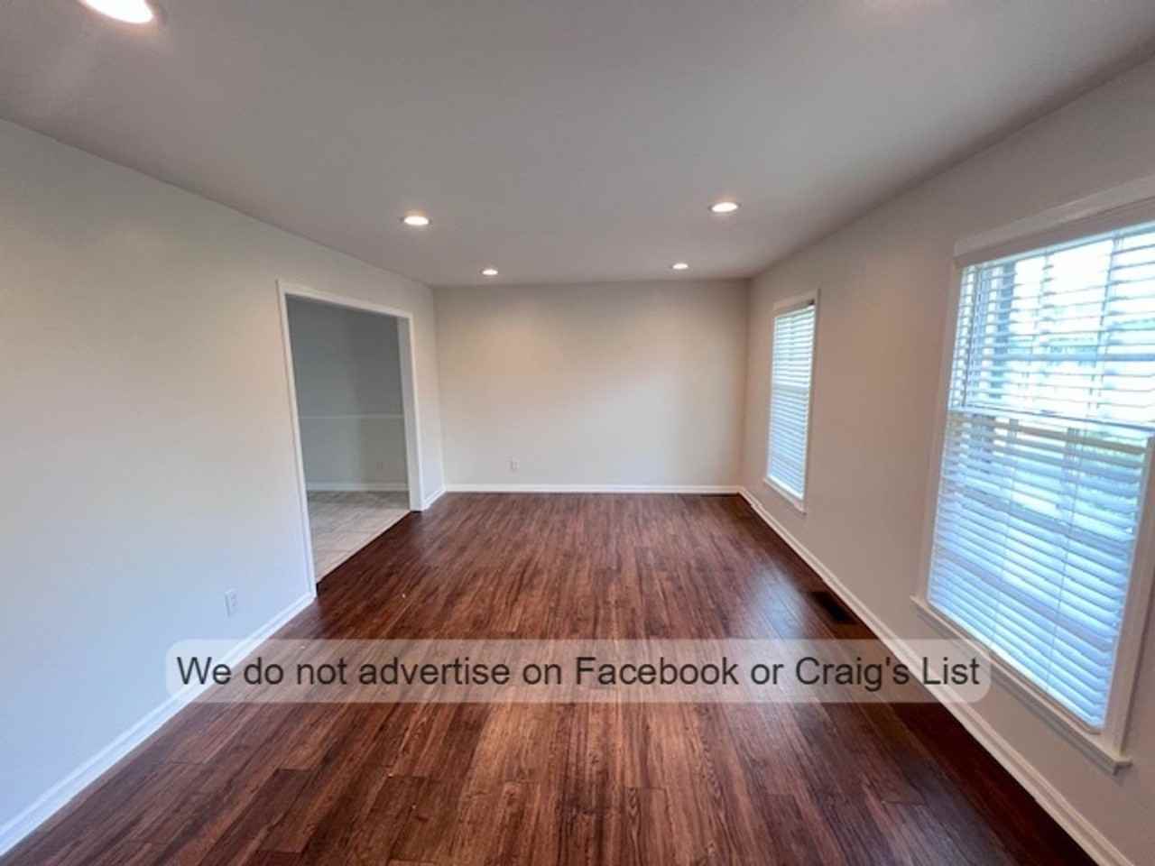 5449 Thompson Cir - Photo 3 of 18