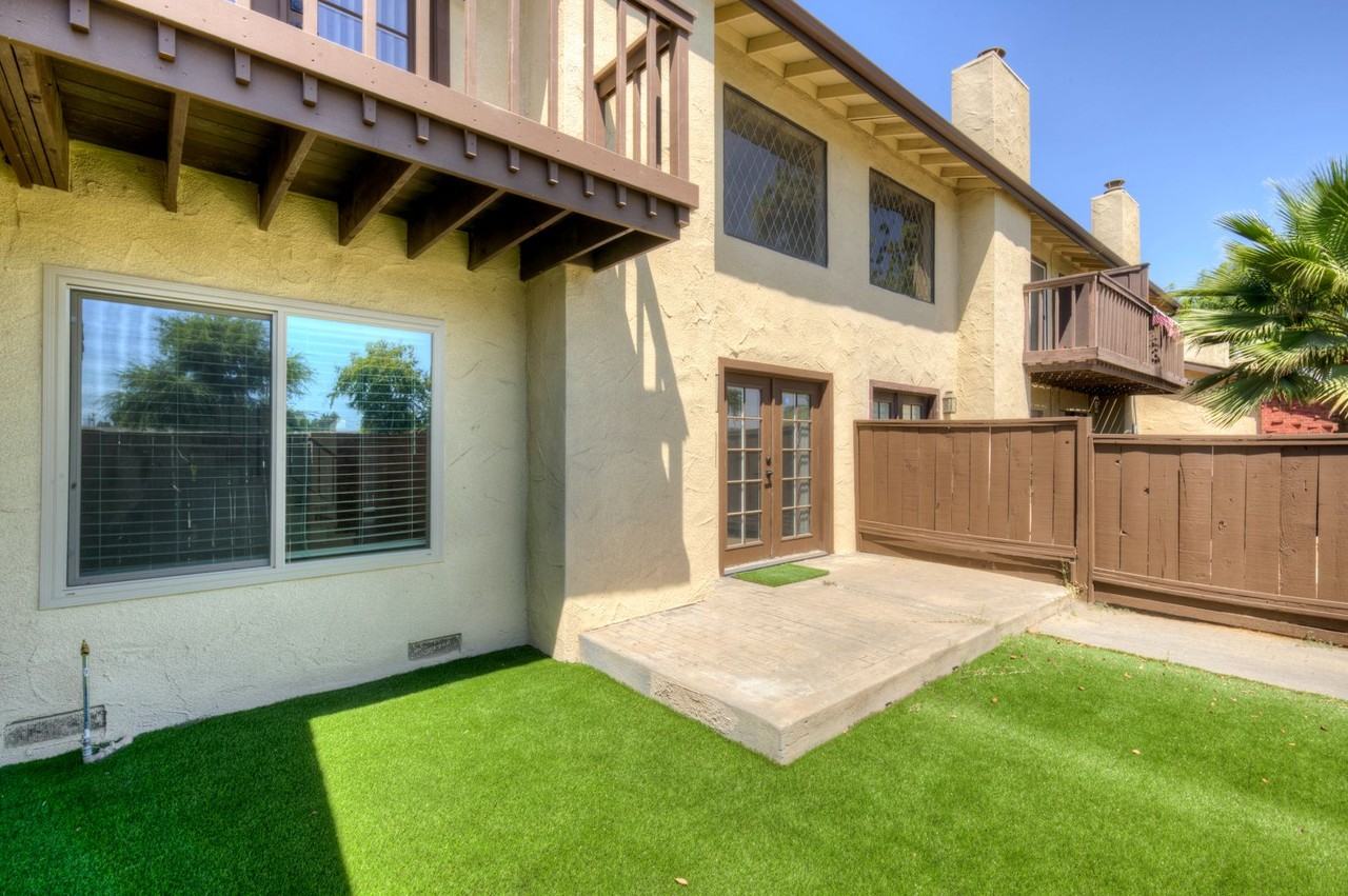 1208 Rose Ave - Photo 2 of 17