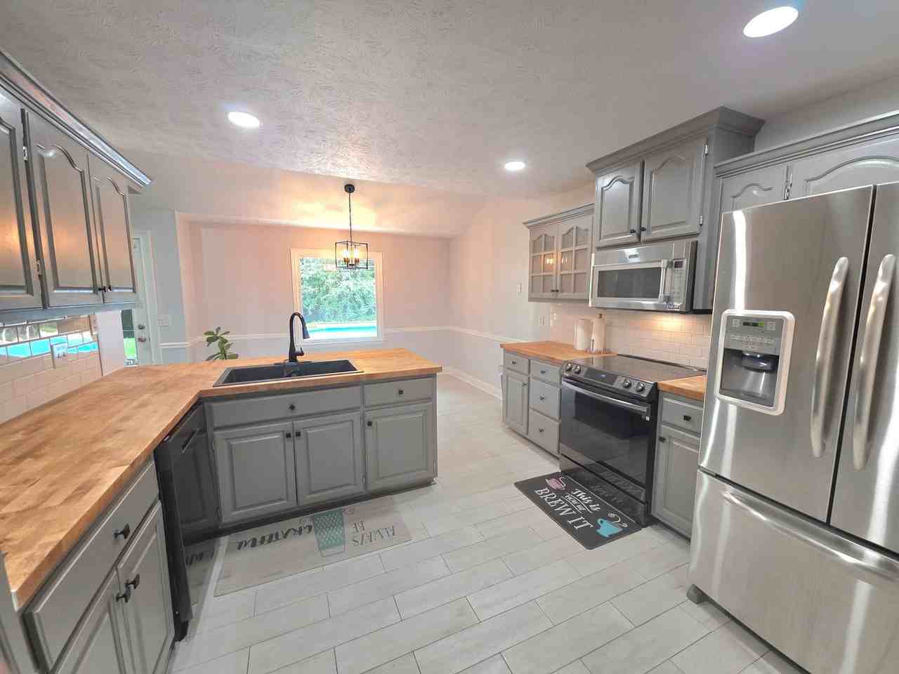 52 Aspen Dr - Photo 2 of 12