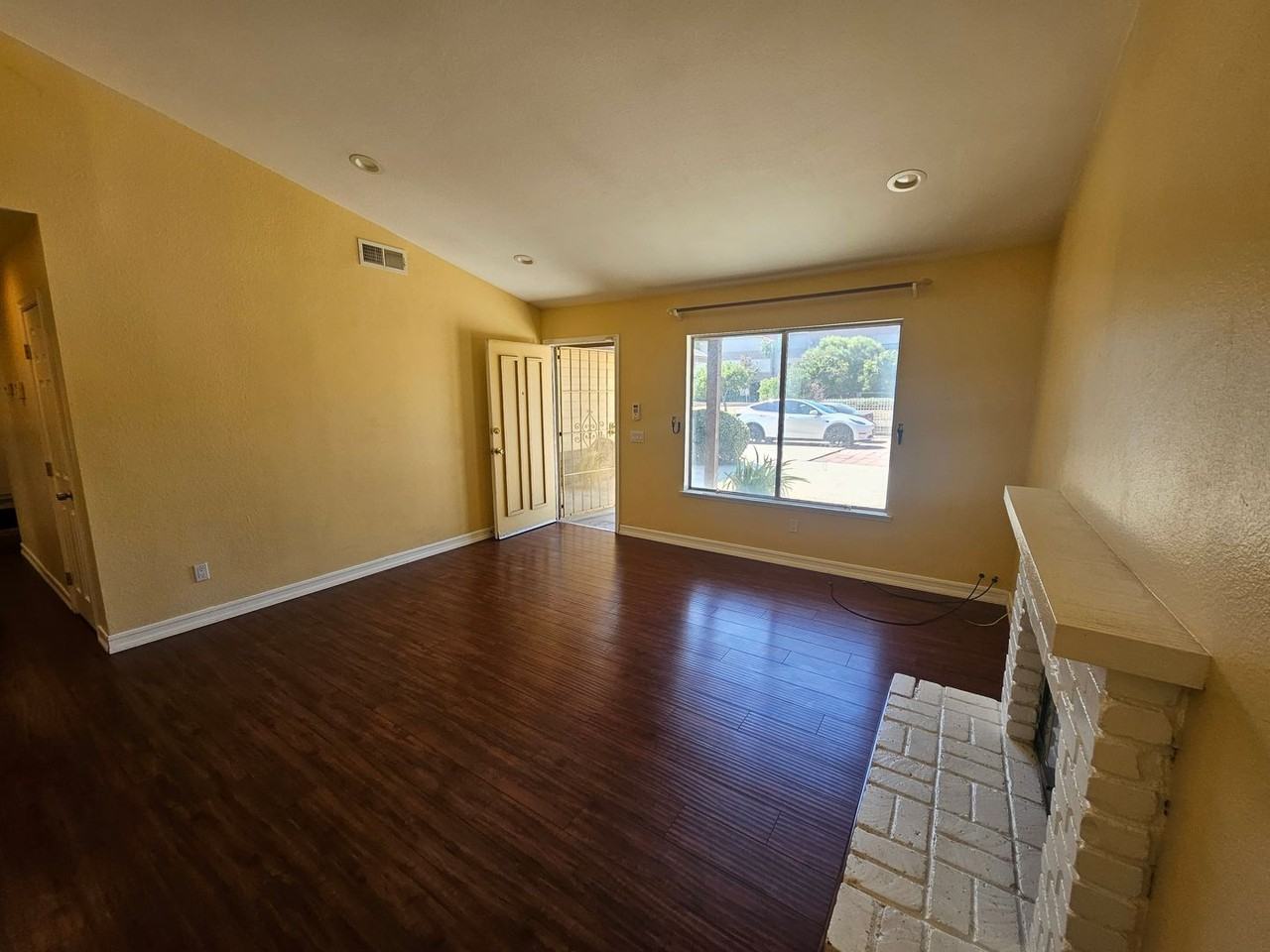 5827 Central Ave - Photo 3 of 20