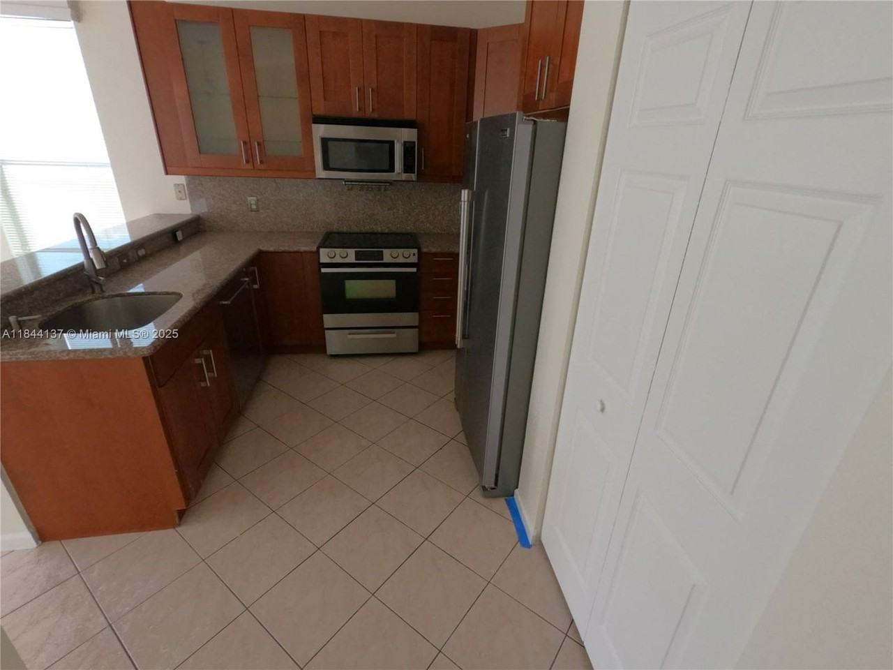 1943 Sw 149th Ave - Photo 2 of 29