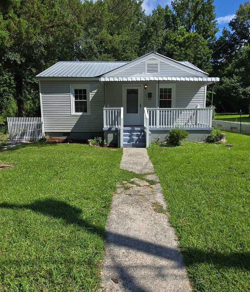 209 East 29th Street - Photo 3 of 29