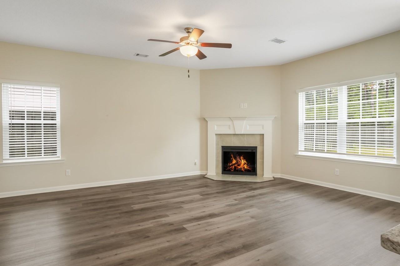 572 Brightleaf Cir - Photo 4 of 20